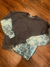 Load image into Gallery viewer, Peak-A-Boo Kingman Sweatshirt
