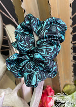Load image into Gallery viewer, Sheridan Scrunchie