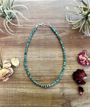 Load image into Gallery viewer, Africain turquoise choker and navajo pearls 5 mm