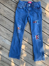 Load image into Gallery viewer, Distressed Jeans