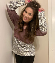 Load image into Gallery viewer, Ombre Leopard Sweatshirt
